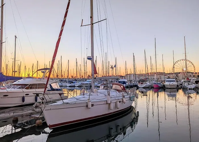 Cap D T4 Duplex Center Port Private Parking Wifi Air Conditioning * Agde