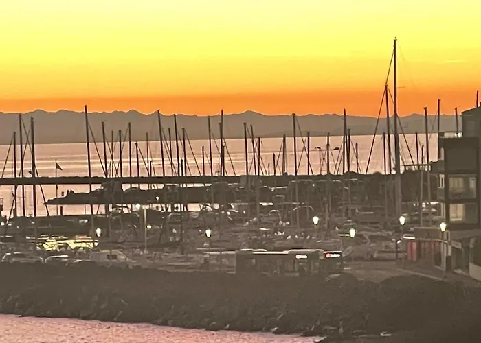 Cap D T4 Duplex Center Port Private Parking Wifi Air Conditioning *